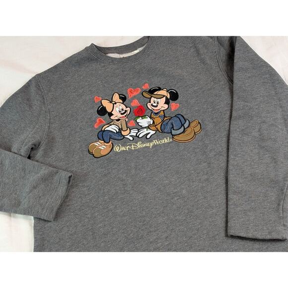 Vintage Disney World Mickey and Minnie Valentines Love Sweatshirt Size Small - Picture 1 of 7